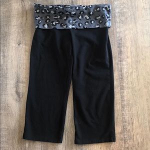 Victoria’s Secret Yoga Capri Pants